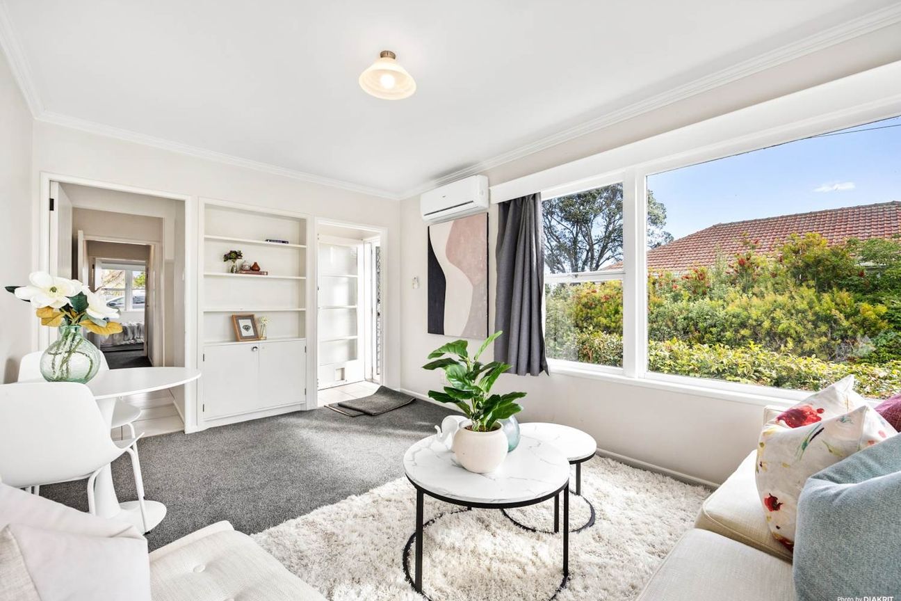 Cozy sunny one bedroom PLUS downstairs sleepout unit in Saint Heliers. - Widok 3