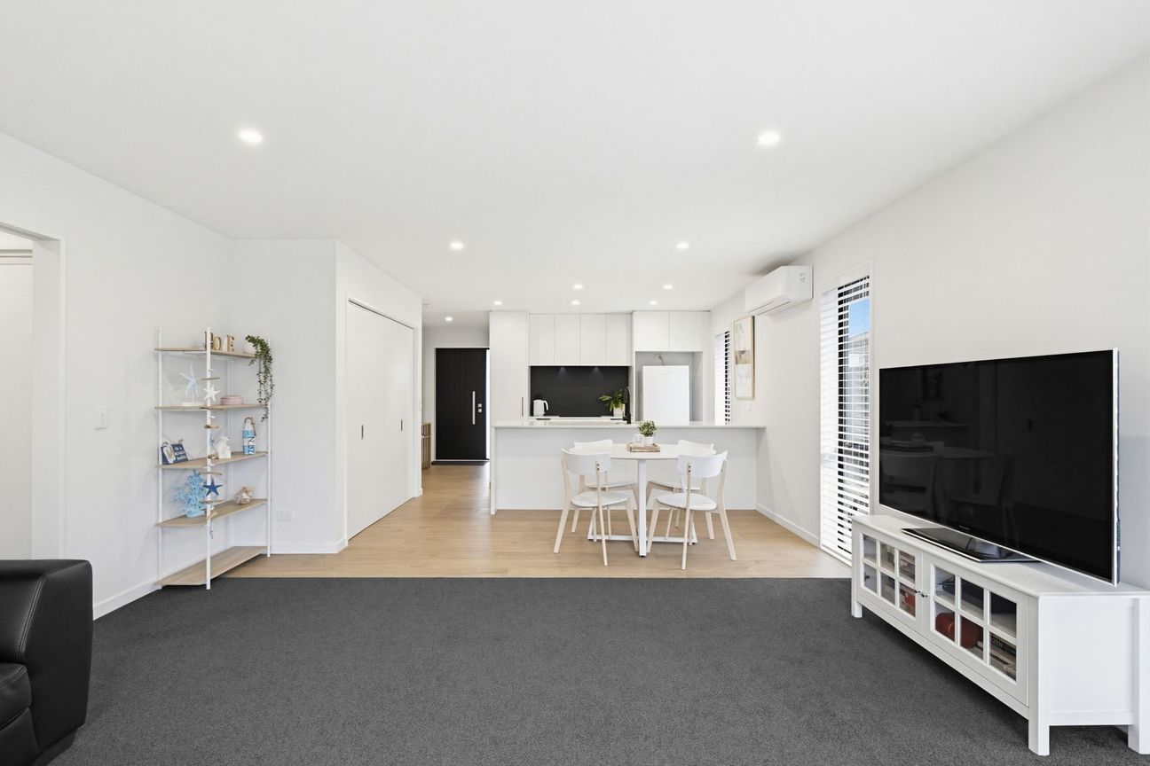 Selling under RV! A Smart Family Nest - Fler