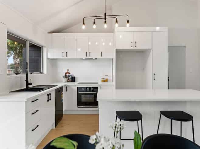 2/108 East Coast Road, Forrest Hill