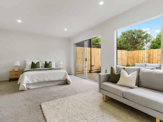 2/108 East Coast Road, Forrest Hill