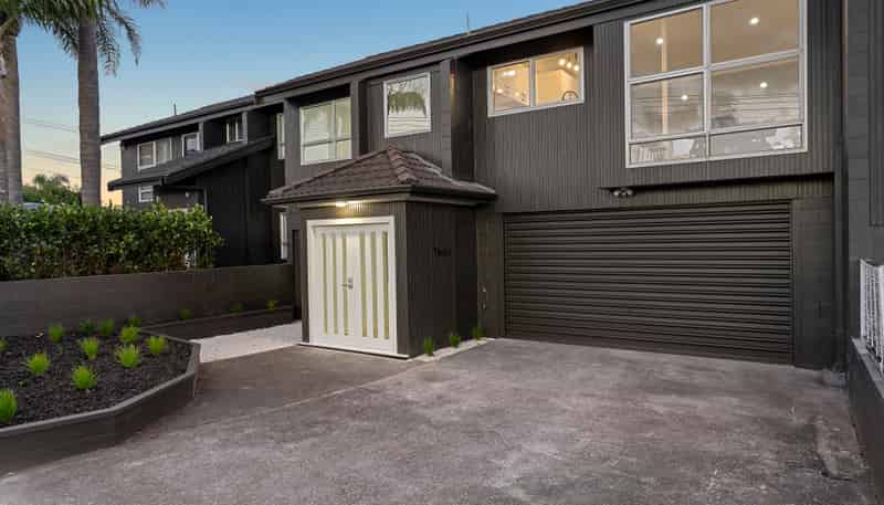 2/108 East Coast Road, Forrest Hill