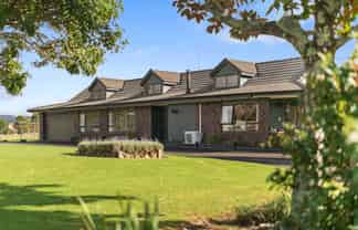 2 Bays Road, Orere Point