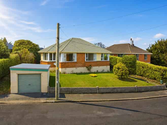35 Columba Avenue, Calton Hill