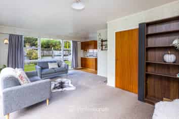 4 Dowling Grove, Silverstream
