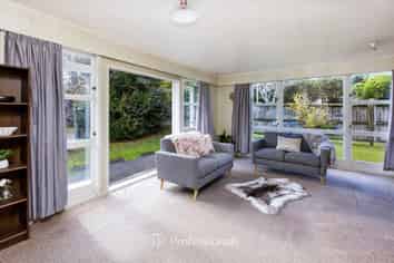 4 Dowling Grove, Silverstream
