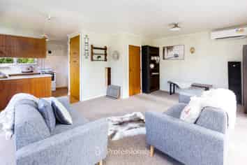 4 Dowling Grove, Silverstream