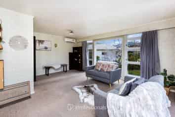 4 Dowling Grove, Silverstream