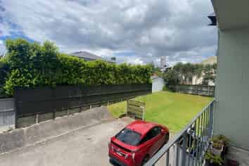 11/44 Sarsfield, Herne Bay