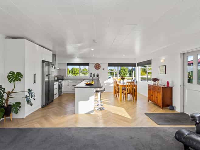 411 Racecourse Road, Hargest