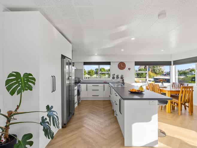 411 Racecourse Road, Hargest