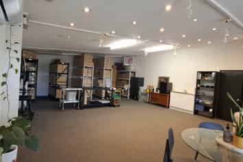 NEW LYNN OFFICE/STORAGE