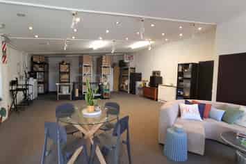 NEW LYNN OFFICE/STORAGE