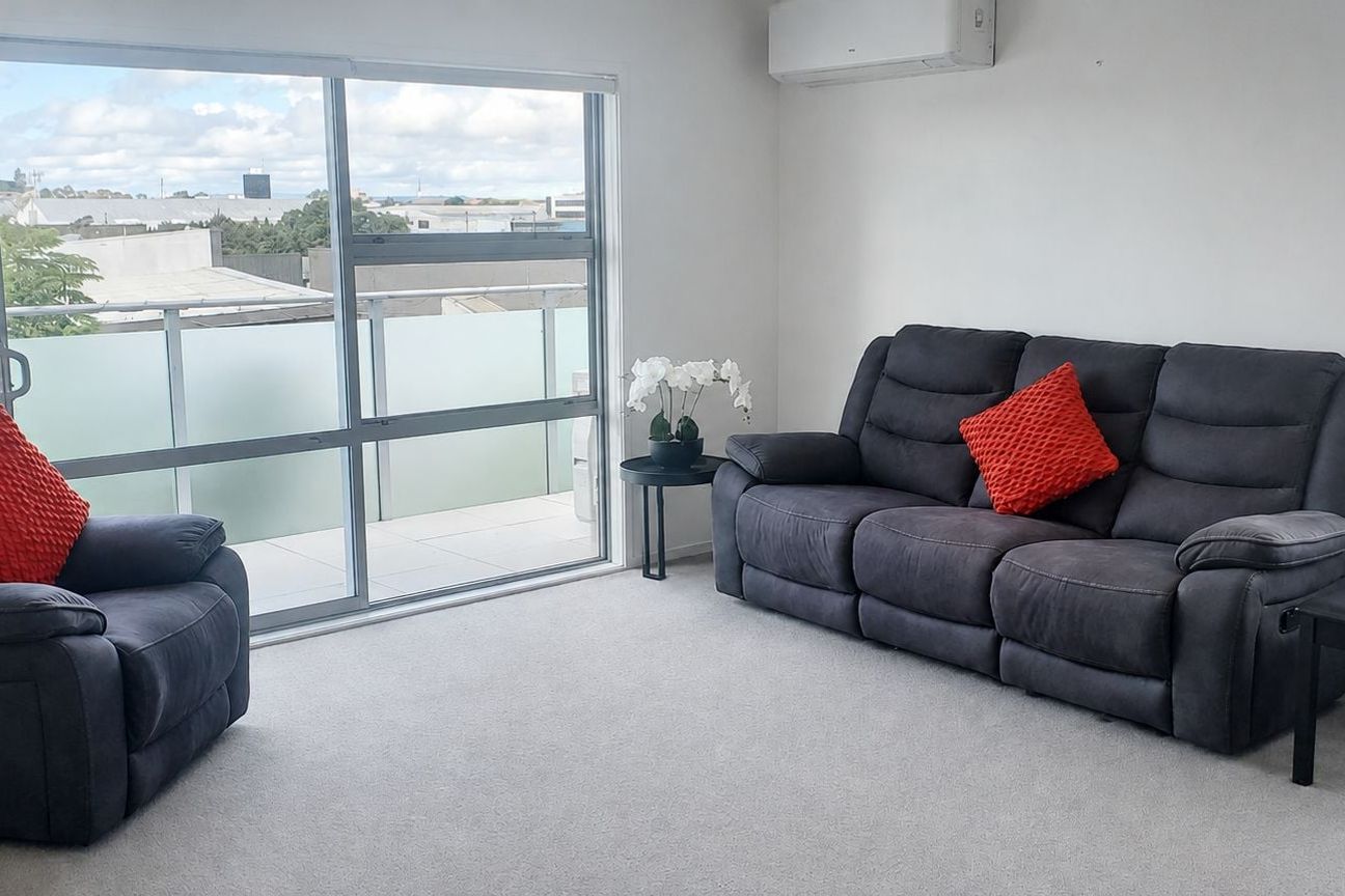 Huge 2-bed + 2 secure parks + water included - Vista 4