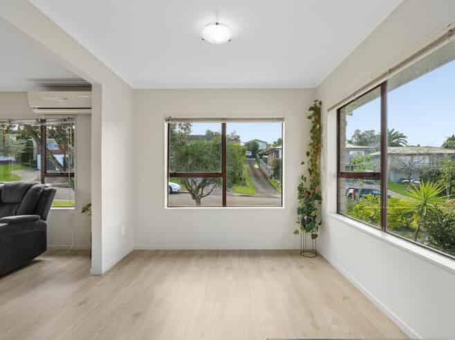 39 Nui Mana Place, Te Atatu South