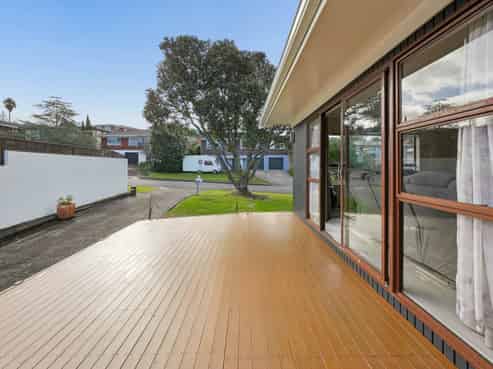 39 Nui Mana Place, Te Atatu South