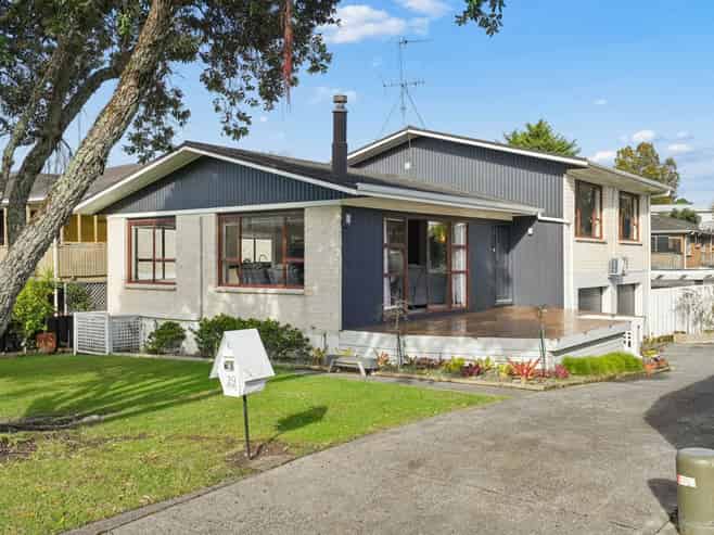 39 Nui Mana Place, Te Atatu South