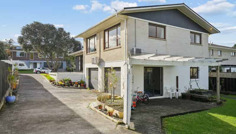 39 Nui Mana Place, Te Atatu South