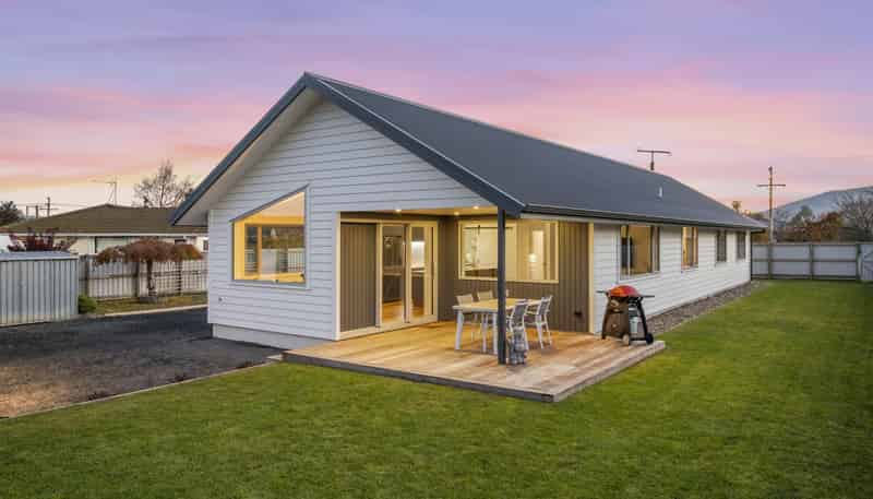 24 Bidston Street, Outram