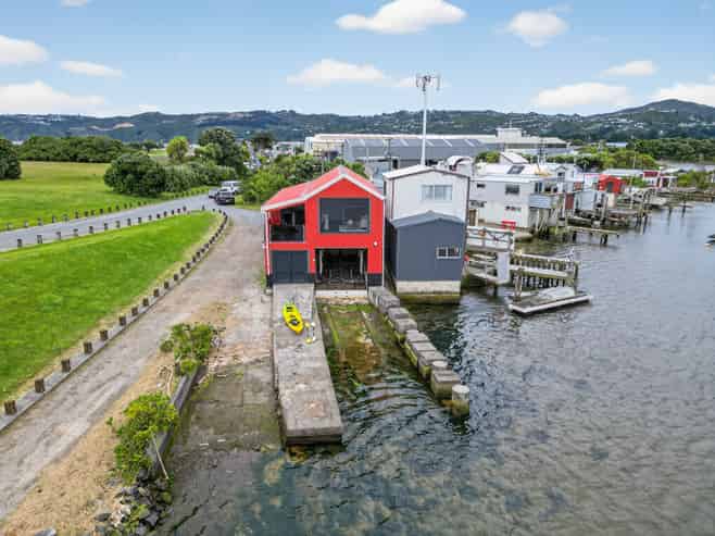 Boat Shed/19 Hikoikoi Reserve, Marine Parade, Petone