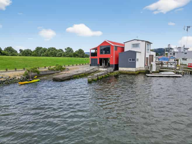 Boat Shed/19 Hikoikoi Reserve, Marine Parade, Petone