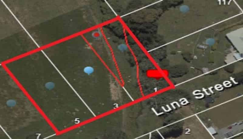  1,3,5 Luna st,, Lumsden
