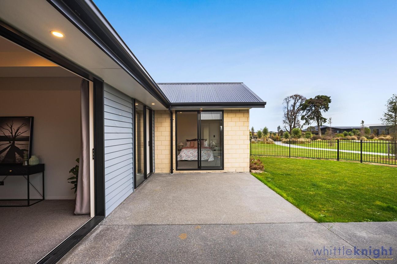 Family Living with Space, Style & Reserve Views - Mehr