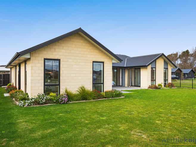 14 Hollard Crescent, Lincoln