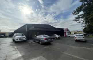 Refurbished High Profile Warehouse Opportunity
