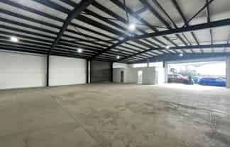 300sqm Warehouse + Secure Yard Combo