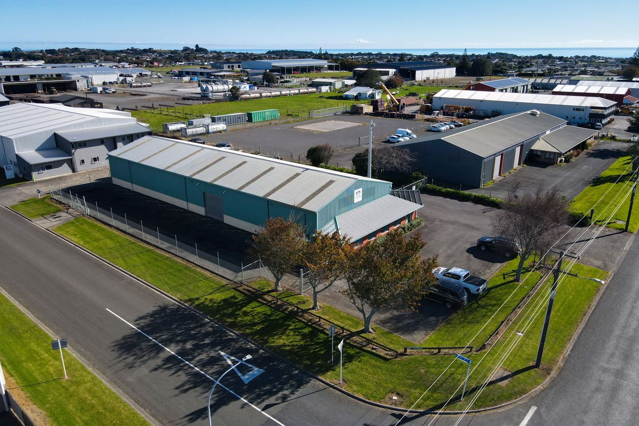 Highly Functional & Versatile Industrial Facility - Widok 4