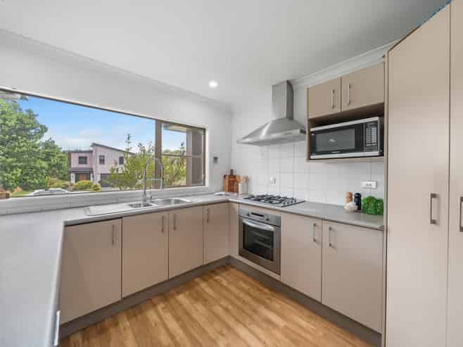 50 Te Puia Drive, Aotea