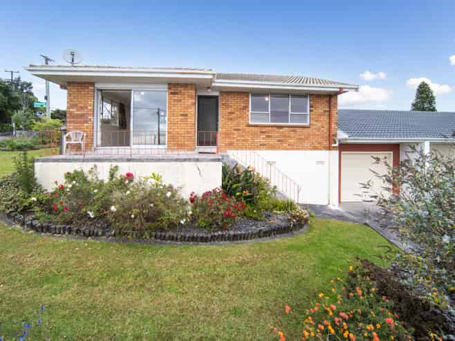 1/2 Routley Drive, Glen Eden