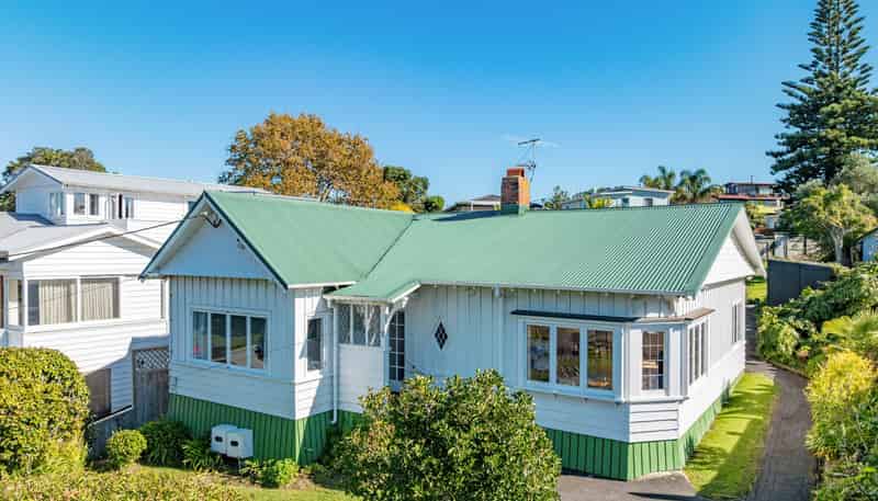2 Seabreeze Road, Devonport