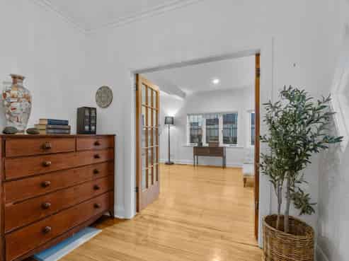 2 Seabreeze Road, Devonport