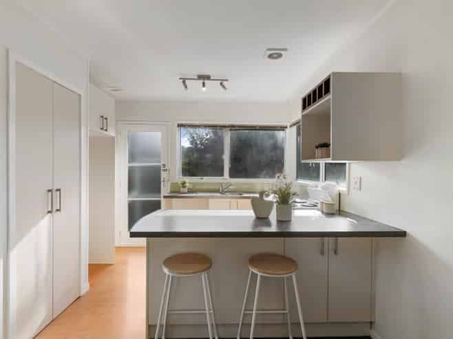39C Kaipatiki Road (also known as 39C Emirau Place), Glenfield