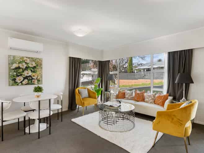 39C Kaipatiki Road (also known as 39C Emirau Place), Glenfield