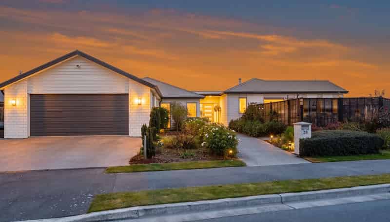 20 Sunline Avenue, LINCOLN