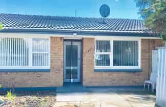 2/13A Vine Street, Mangere