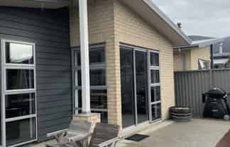 10 Marbleleaf Lane, Albert Town