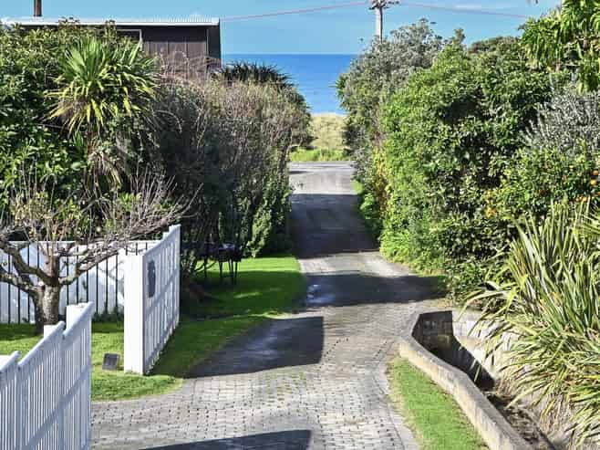 56A Moana Road, Okitu