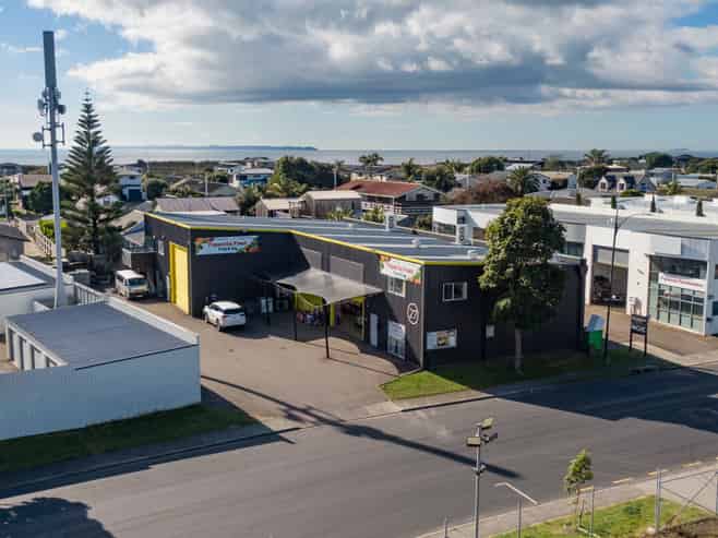 Dual Tenancy Property with Regular Growth