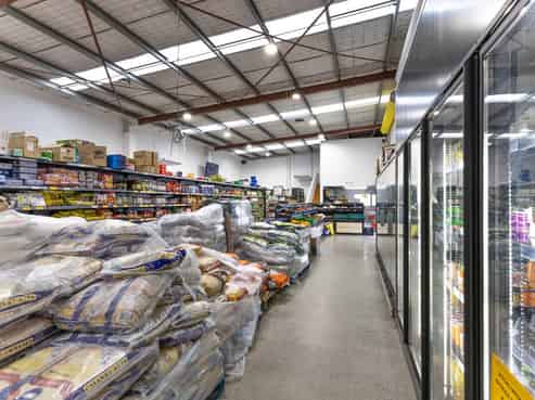 Dual Tenancy Property with Regular Growth