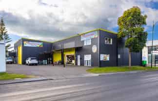 Dual Tenancy Property with Regular Growth