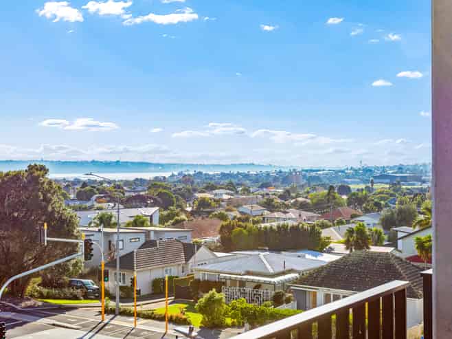 302/2 Miller Street, Point Chevalier