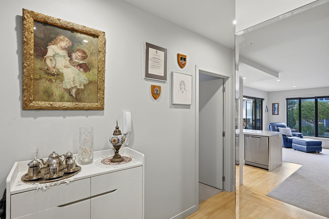 Ground Floor Sunny Spacious Garden Apartment – pohled 5