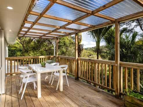 52 Crescent Road East, Ostend