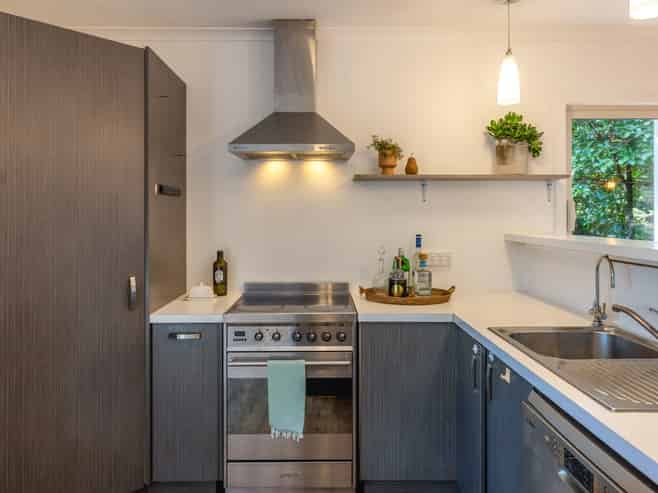 52 Crescent Road East, Ostend