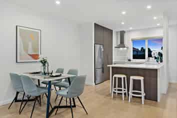 17C Holland Avenue, Point England