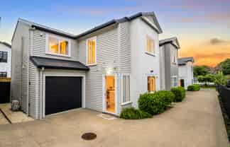 17C Holland Avenue, Point England