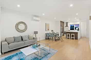 17C Holland Avenue, Point England